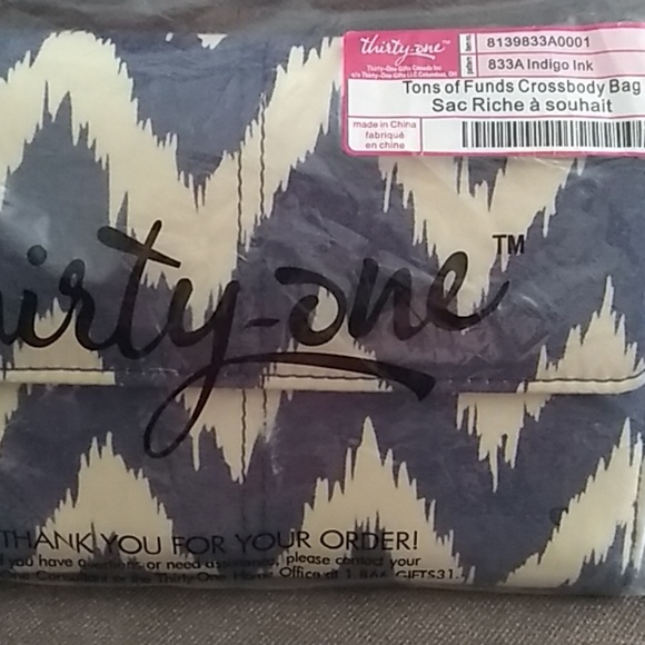 Thirty-One Handbags - Tons of Funds Crossbody Thirty-One Handbags - Tons of Funds Crossbody